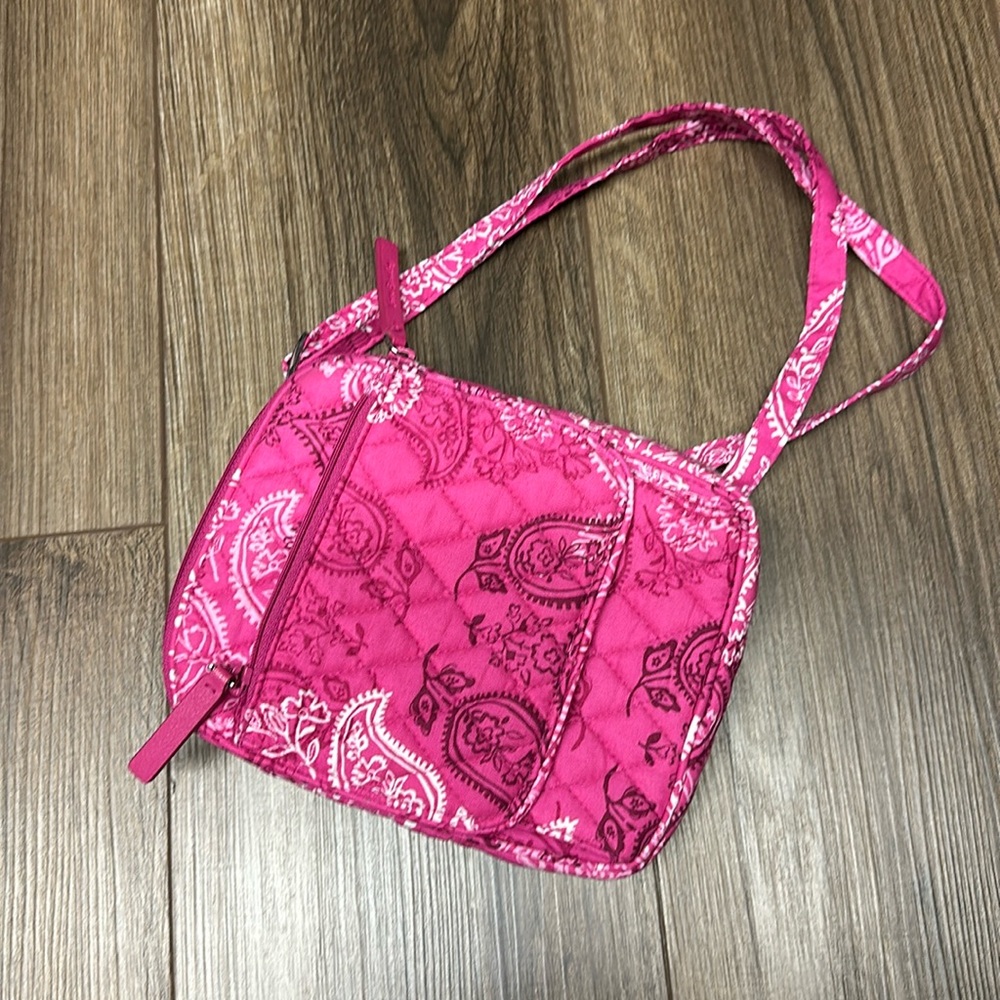 Small crossbody Vera Bradley purse.